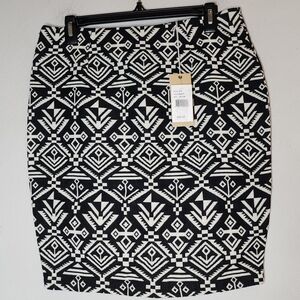 NWT Freeway Cotton Woven Black Aztec Skirt Size Medium